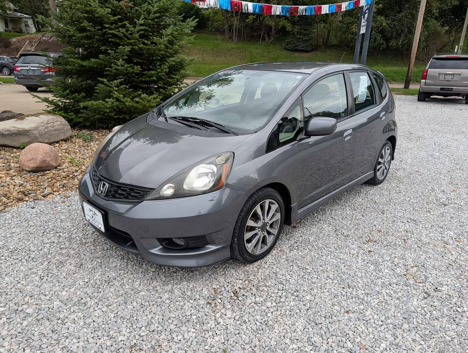Used 2013 Honda Fit Sport image 1