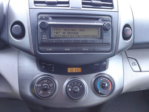 Used 2012 Toyota RAV4 image 16