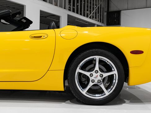 Used 2002 Chevrolet Corvette image 12