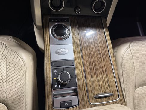 Used 2019 Land Rover Range Rover HSE image 21