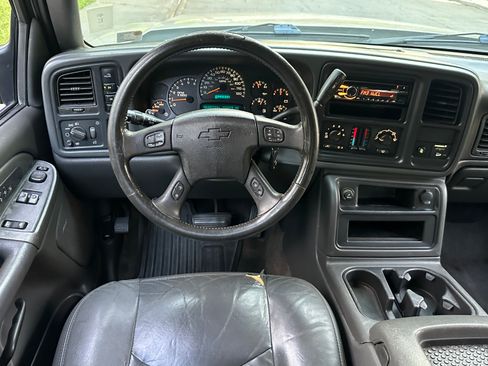 Used 2005 Chevrolet Silverado 2500 4x4 Extended Cab image 24