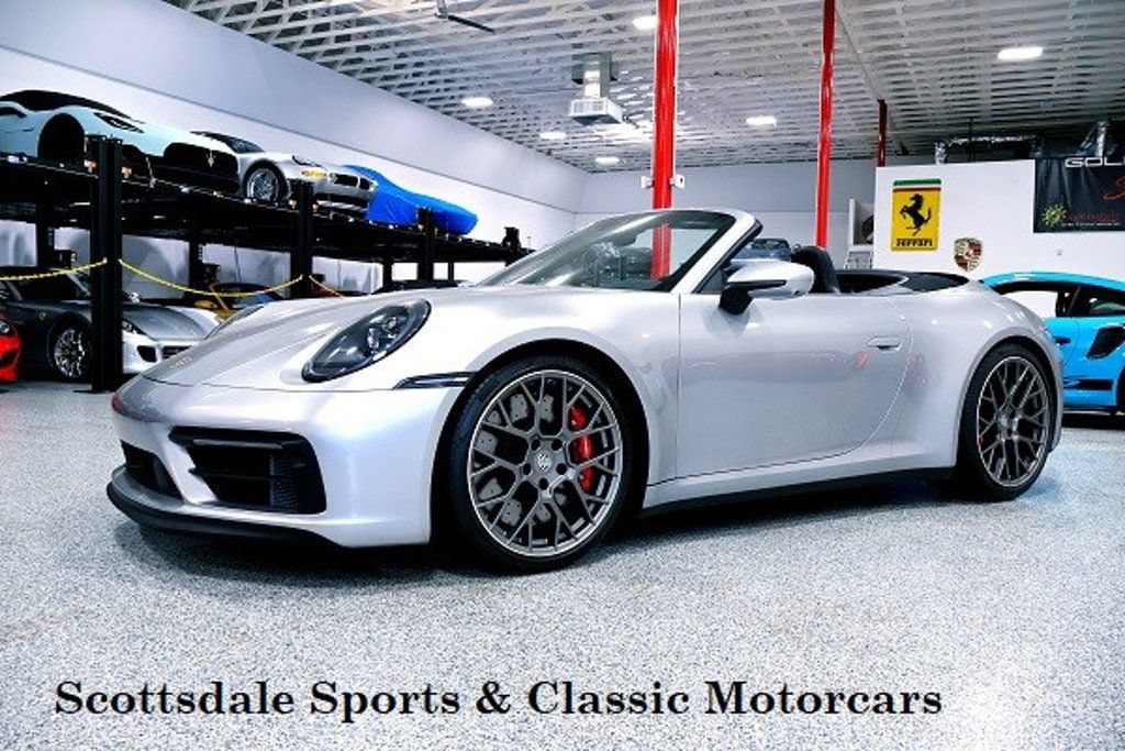 Used 2024 Porsche 911 GTS Cabriolet image 3