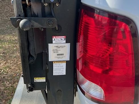 Used 2017 RAM 1500 SLT image 12