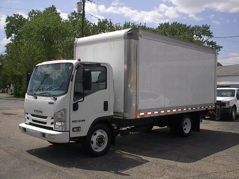 Used 2019 Isuzu NPR RWD image 10