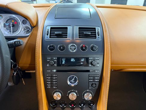 Used 2008 Aston Martin V8 Vantage Coupe RWD image 27