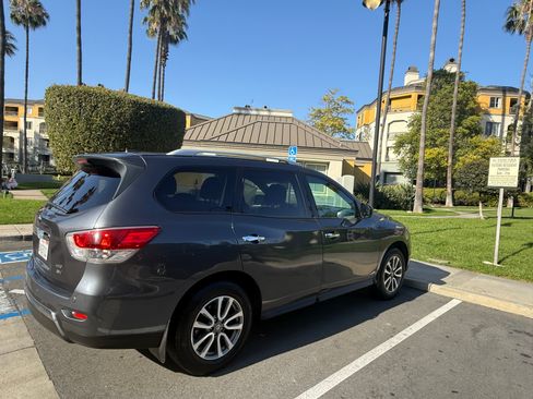 Used 2013 Nissan Pathfinder 4WD image 8