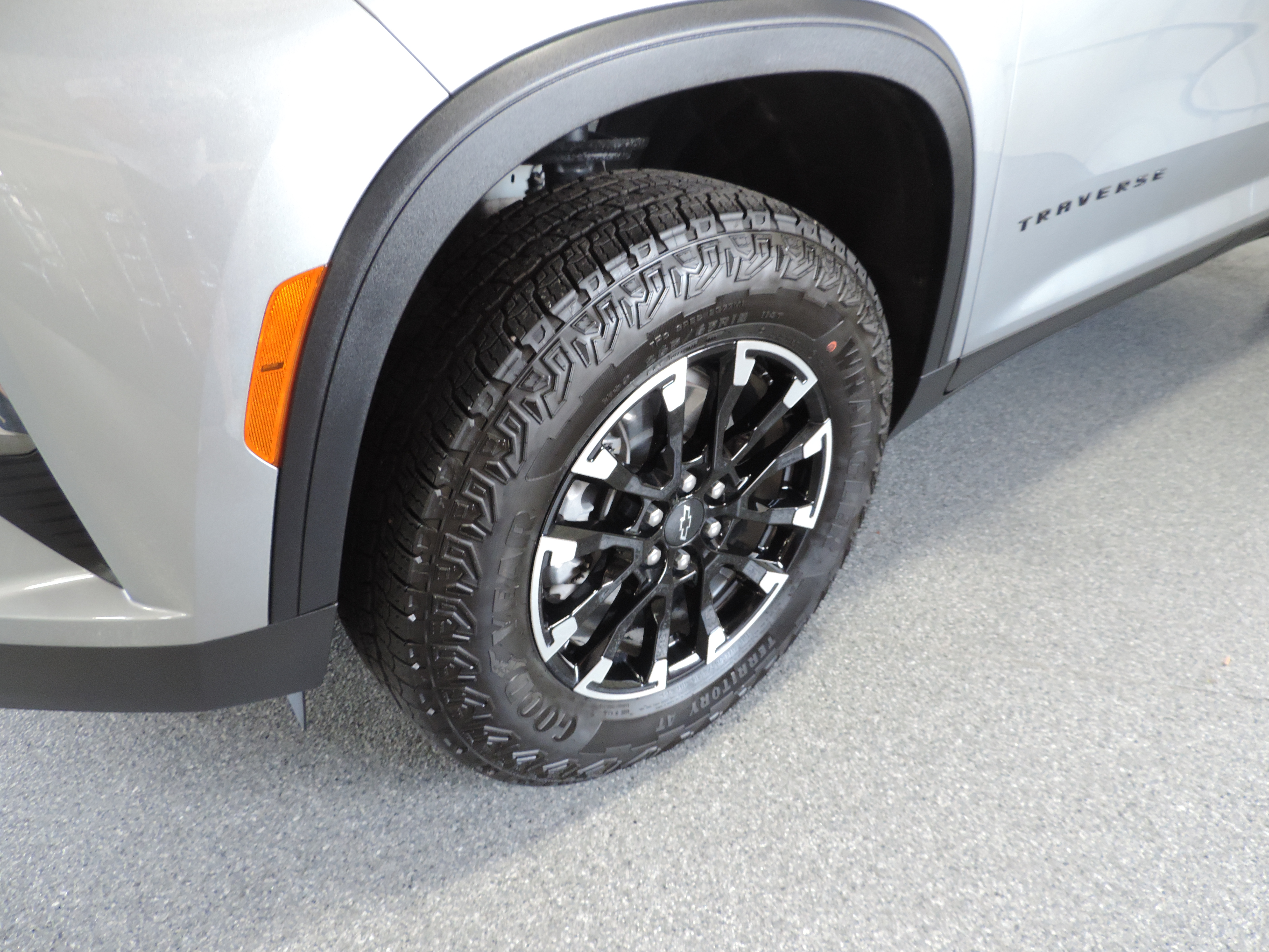 Used 2026 Chevrolet Traverse AWD Z71 image 15