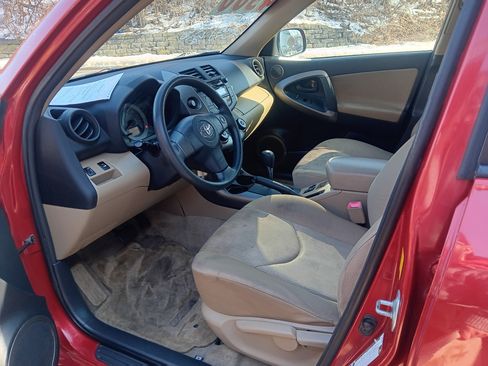 Used 2010 Toyota RAV4 LE image 9
