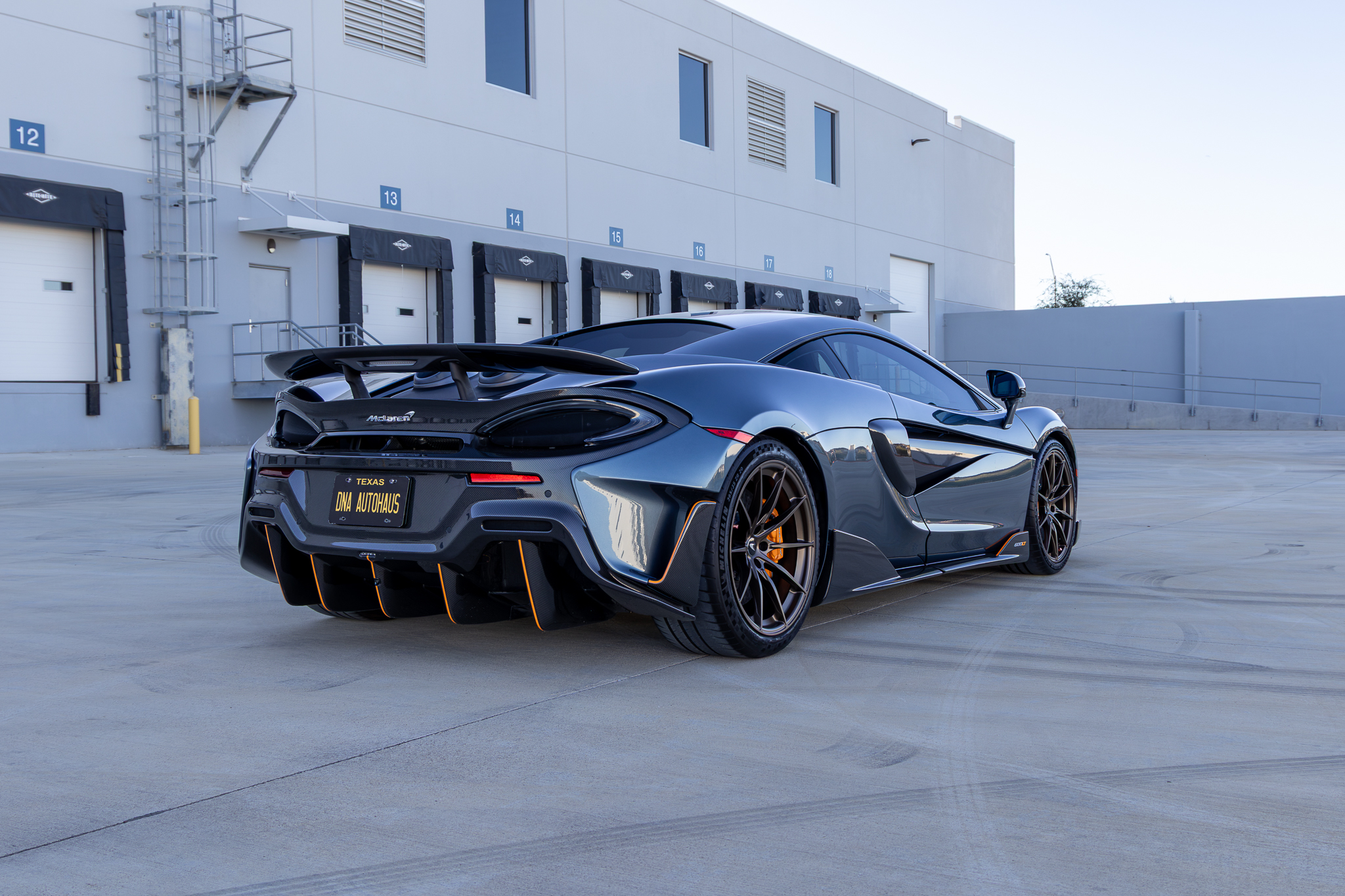 Used 2019 McLaren 600LT RWD image 6