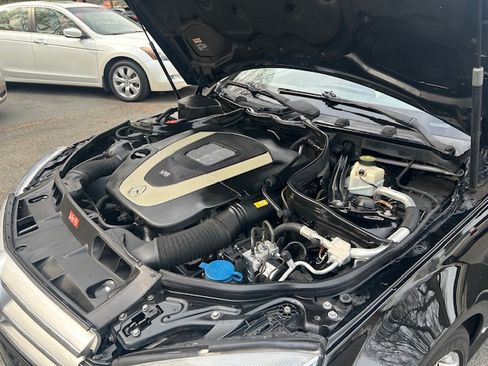 Used 2010 Mercedes-Benz C 300 Sport image 27