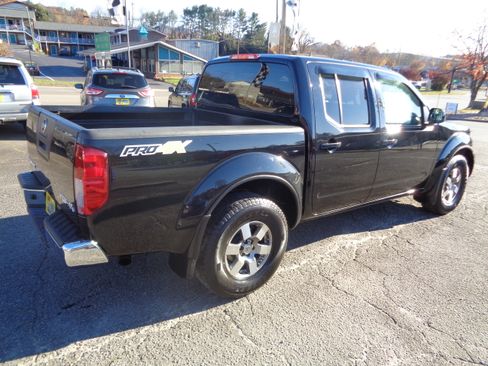 Used 2011 Nissan Frontier PRO-4X image 4