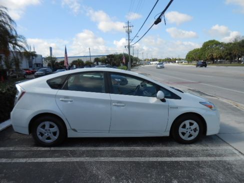 Used 2011 Toyota Prius Two FWD image 6