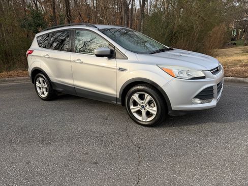 Used 2014 Ford Escape SE image 7