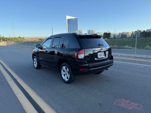 Used 2016 Jeep Compass Sport image 3