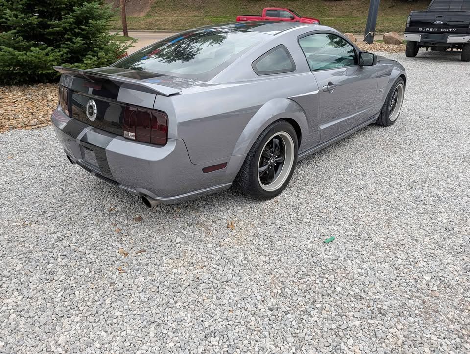 Used 2006 Ford Mustang GT Coupe RWD image 5