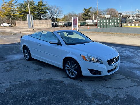 Used 2011 Volvo C70 T5 image 3