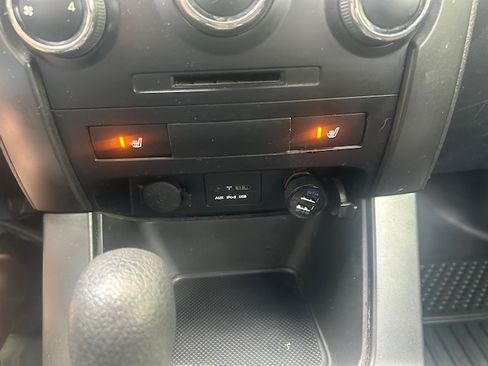 Used 2011 Kia Sorento AWD LX image 16