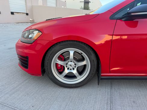 Used 2017 Volkswagen GTI image 4