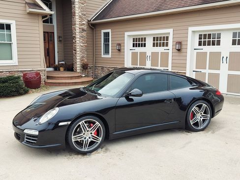 Used 2009 Porsche 911 Carrera 4S image 4