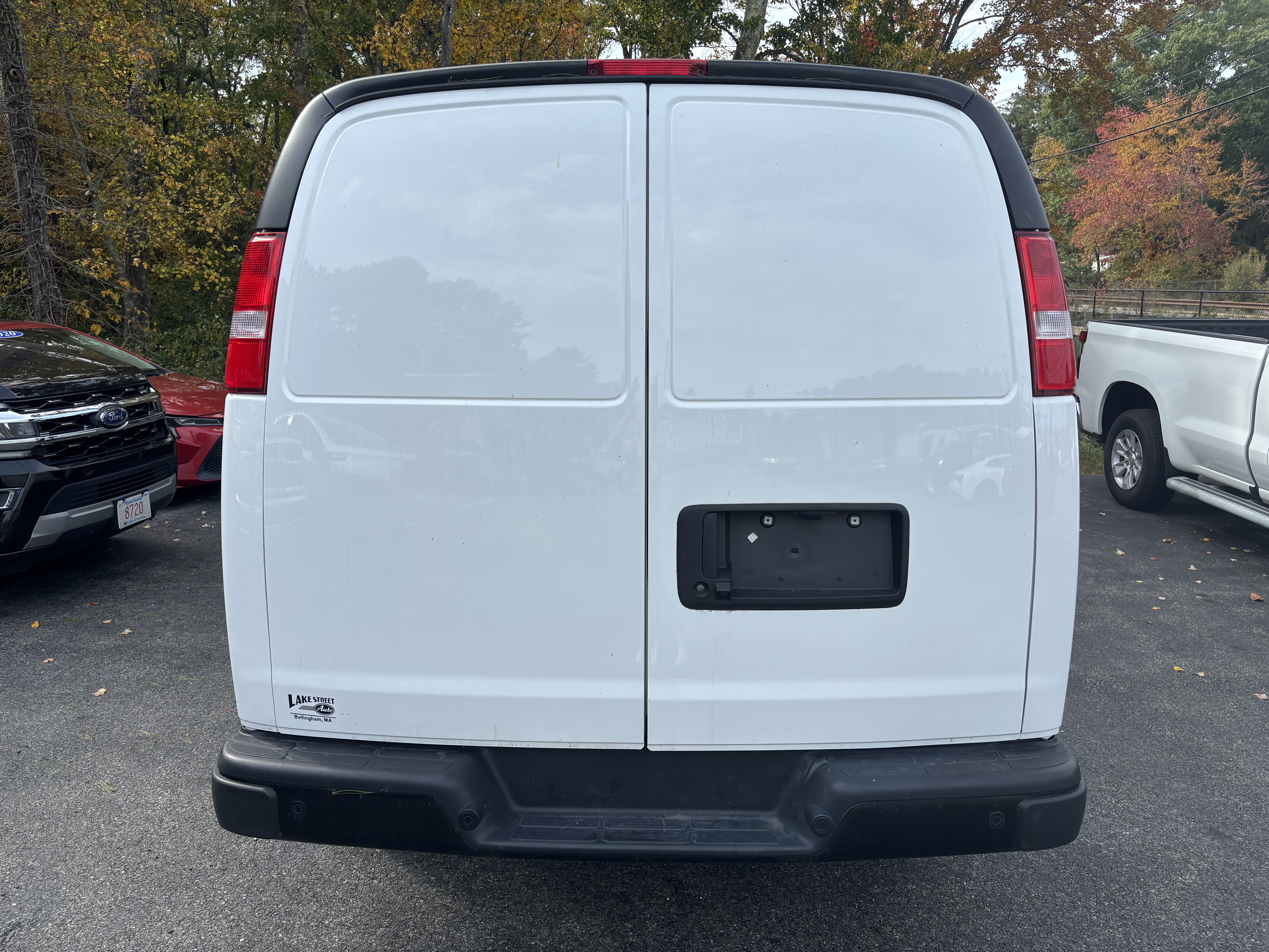 Used 2025 GMC Savana 2500 UNAVAIL RWD image 7