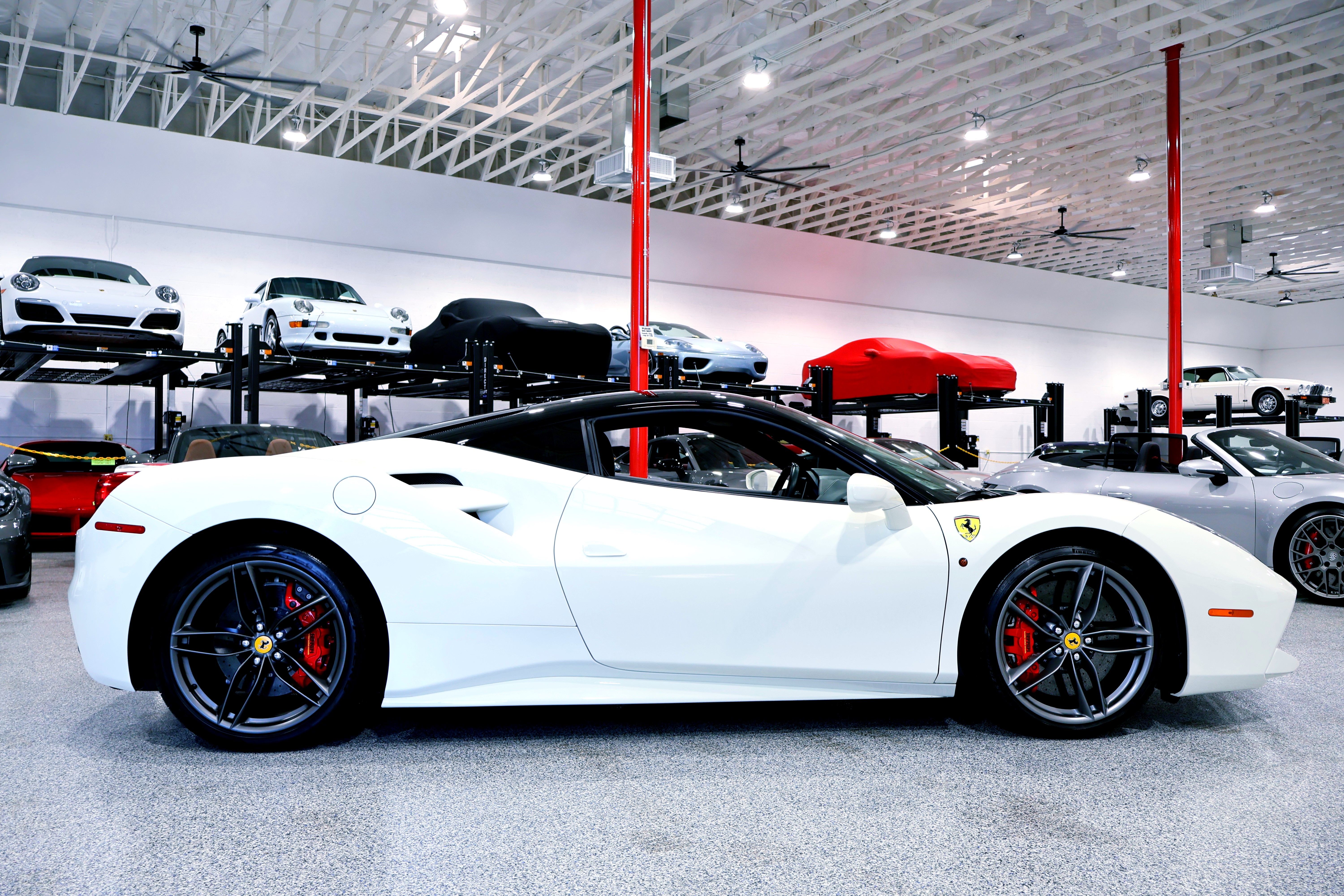 Used 2016 Ferrari 488 GTB RWD image 12
