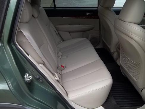 Used 2011 Subaru Outback 3.6R Limited AWD/4WD image 27