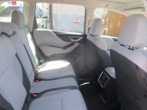 Used 2021 Subaru Forester Premium AWD/4WD image 16