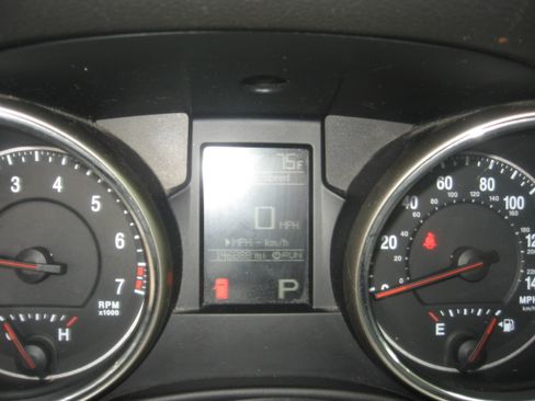 Used 2012 Jeep Grand Cherokee 4WD Laredo image 10