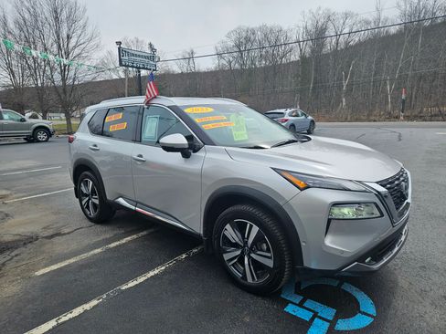Used 2022 Nissan Rogue SL AWD/4WD image 2