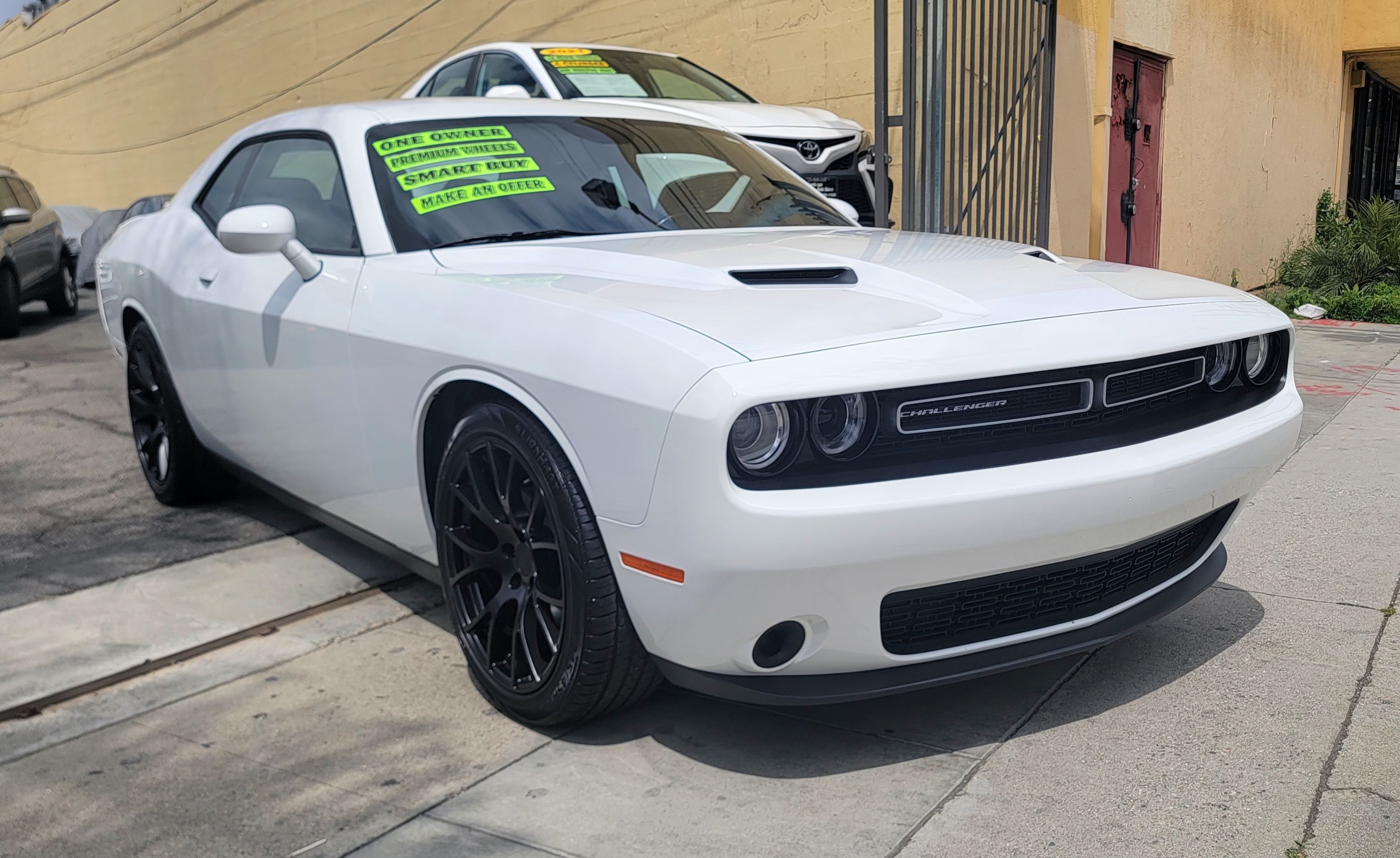 Used 2019 Dodge Challenger SXT RWD image 4