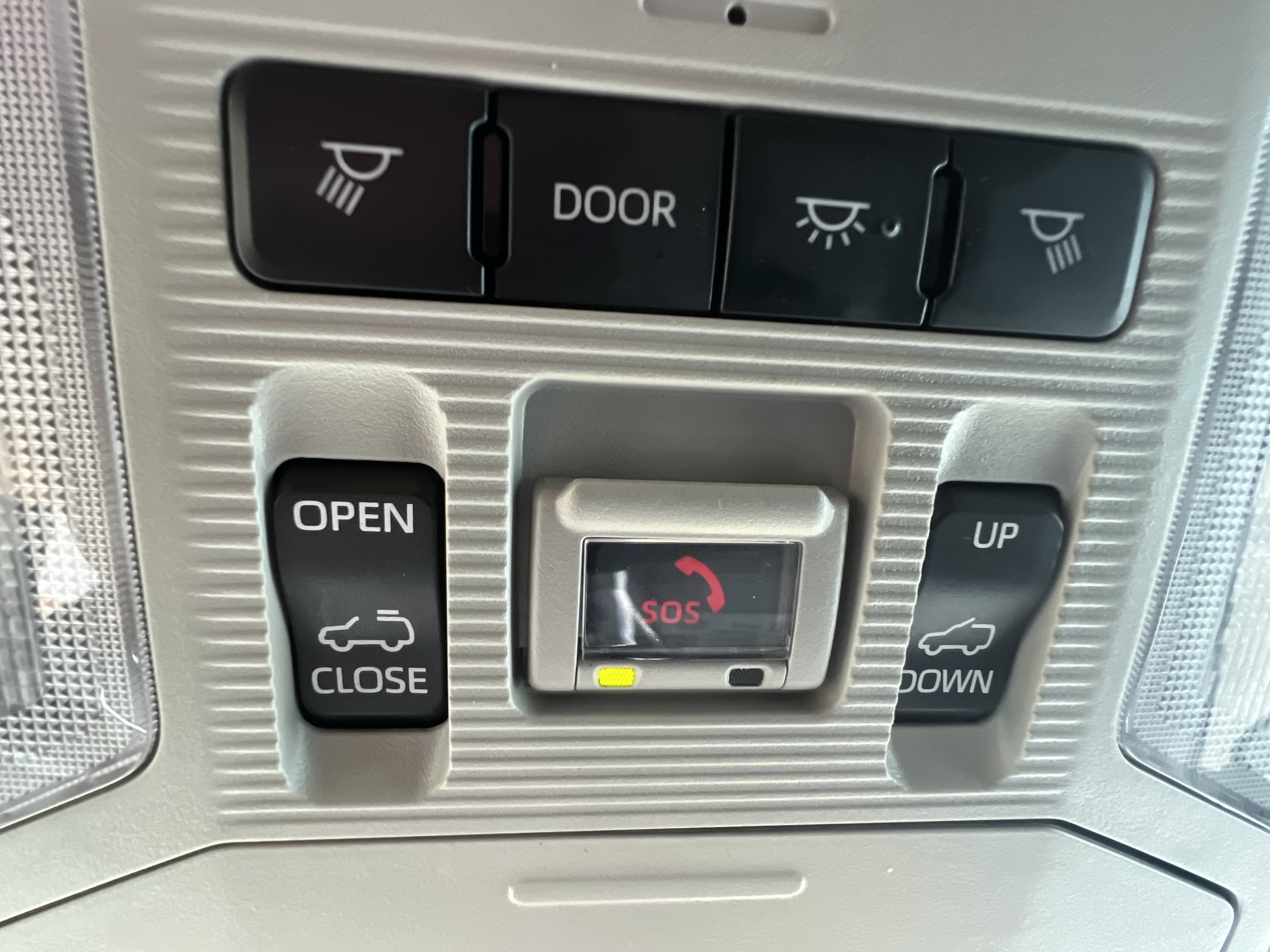 Used 2022 Toyota RAV4 AWD XLE w/ Convenience Package image 17