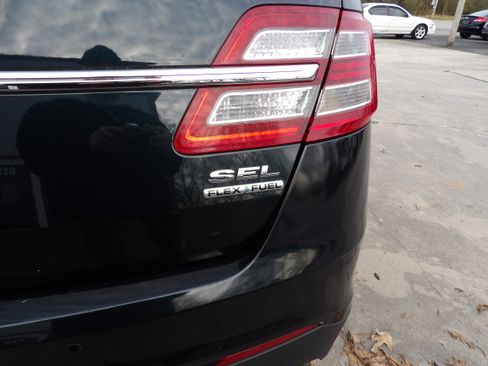Used 2014 Ford Taurus SEL image 15