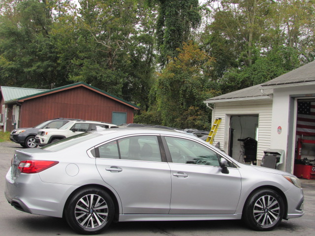 Used 2018 Subaru Legacy 2.5i Premium AWD/4WD image 10