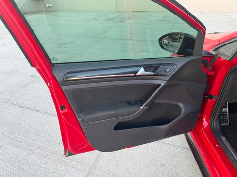 Used 2017 Volkswagen GTI Sport image 25