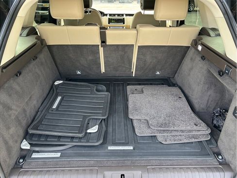 Used 2020 Land Rover Range Rover Sport SE image 51