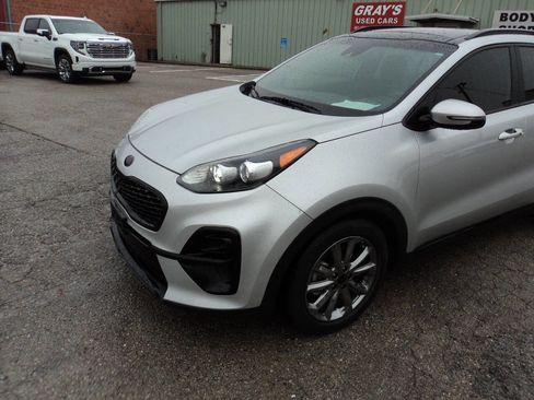 Used 2022 Kia Sportage Nightfall Edition image 2