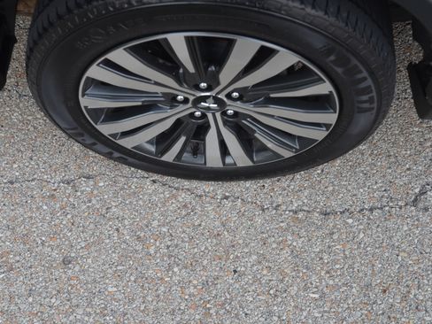 Used 2019 Mitsubishi Outlander 4WD ES image 29