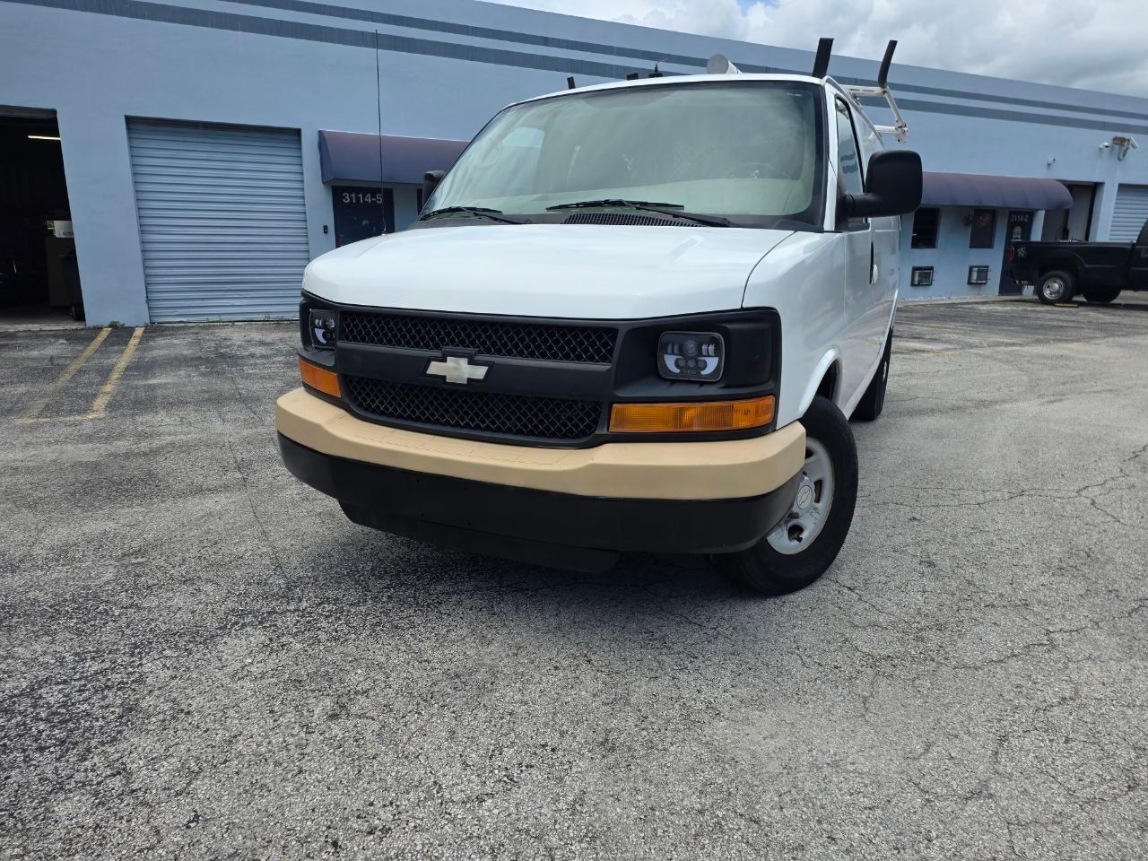 Used 2011 Chevrolet Express 2500 UNAVAIL RWD image 1