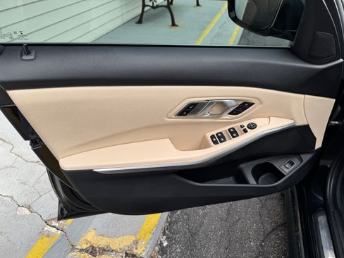 Used 2019 BMW 330i xDrive image 9