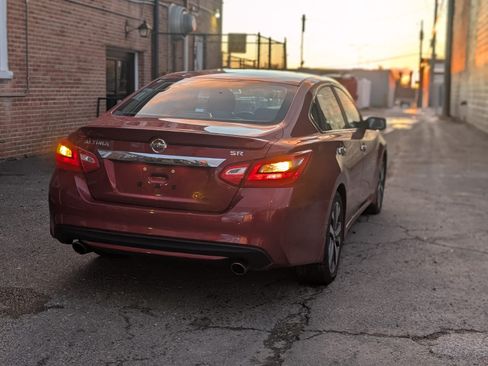 Used 2016 Nissan Altima image 6