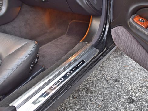 Used 2000 Jaguar XK8 image 30