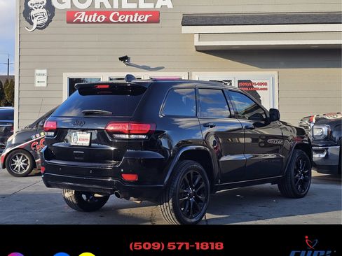 Used 2017 Jeep Grand Cherokee Altitude image 7