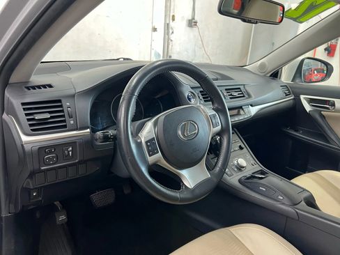 Used 2012 Lexus CT 200h image 12