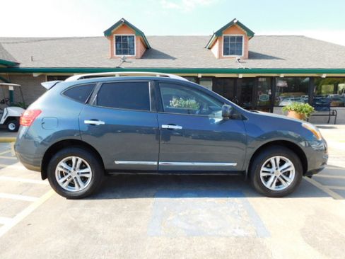 Used 2013 Nissan Rogue SV image 10