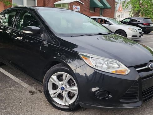 Used 2013 Ford Focus SE FWD image 1