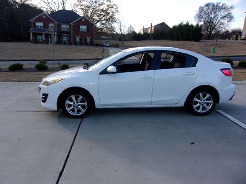 Used 2010 MAZDA MAZDA3 Touring image 2