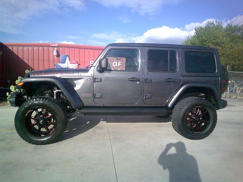 Used 2019 Jeep Wrangler Unlimited Rubicon image 2