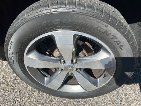 Used 2015 Jeep Grand Cherokee 4WD Limited image 28
