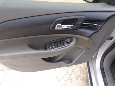 Used 2014 Chevrolet Malibu LT image 10