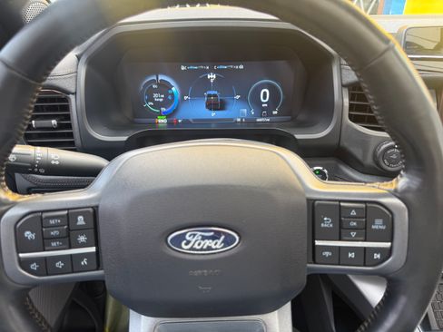 Used 2024 Ford F150 Lightning 4x4 SuperCrew Lariat image 7